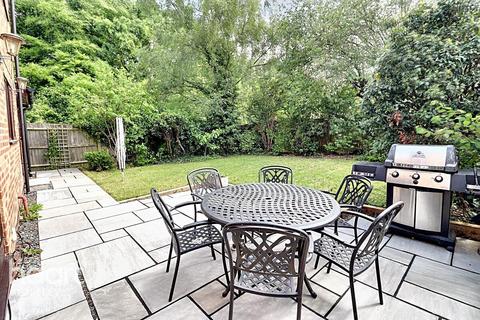 9 Ditton Green, Luton, LU2 8RU