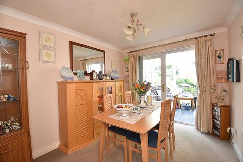 2 Grants Close, Wincanton, BA9 9NS
