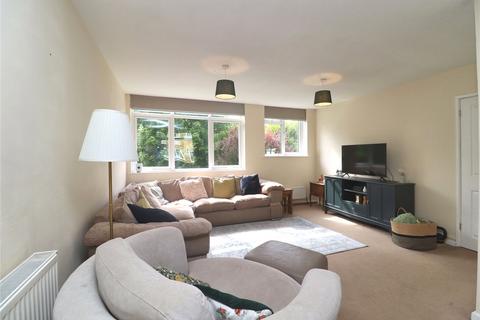 2 bedroom flat for sale, Radstone Court, Woking GU22