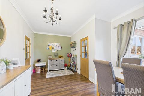 199 Summergangs Road, Hull, HU8 8JY