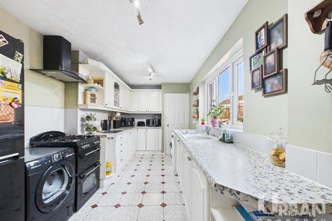 199 Summergangs Road, Hull, HU8 8JY