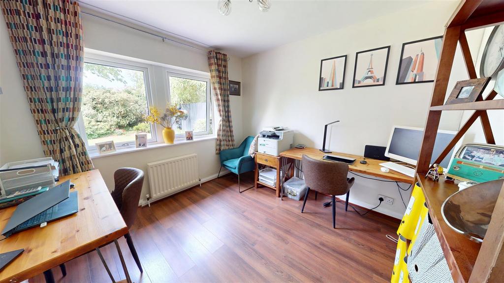 Bedroom / Home Office