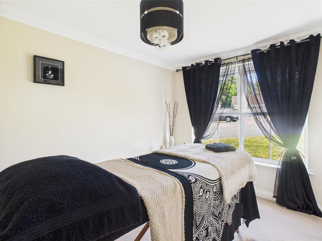 Bedroom 5/treatment room