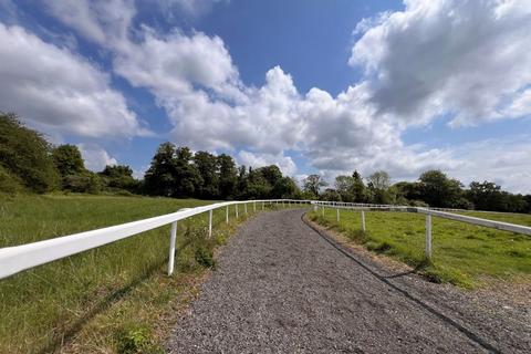 4 bedroom equestrian property to rent, Tilley Lane, Epsom