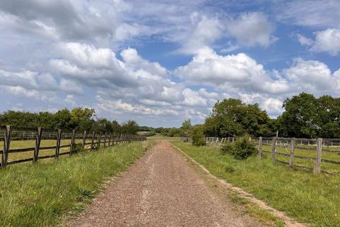 4 bedroom equestrian property to rent, Tilley Lane, Epsom