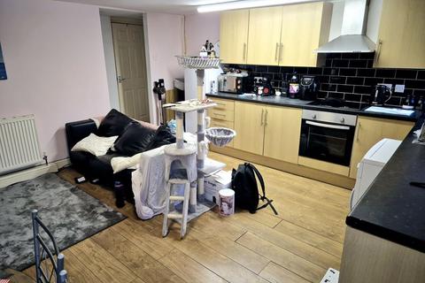 4 bedroom terraced house for sale, The Village Street, Leeds