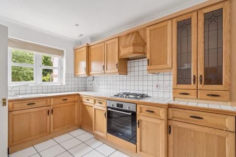 4 Kemsley Chase, Farnham Royal, Slough, SL2 3LU
