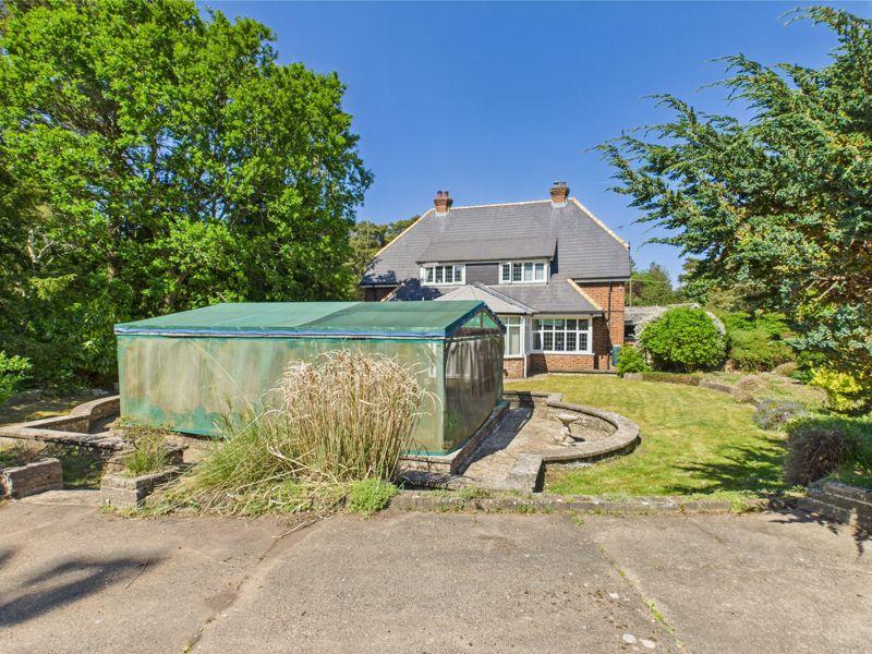 Garden to house