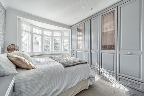 4 bedroom semi-detached house for sale, Gorseway, Rush Green RM7