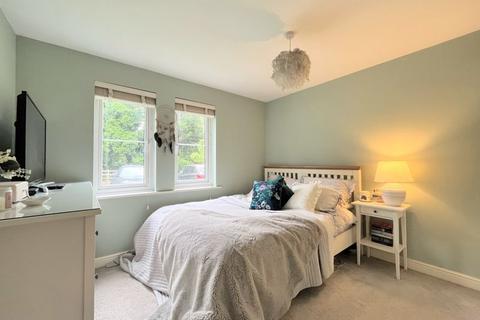 77 Blue Cedar Drive, Streetly, Sutton Coldfield, B74 2AE