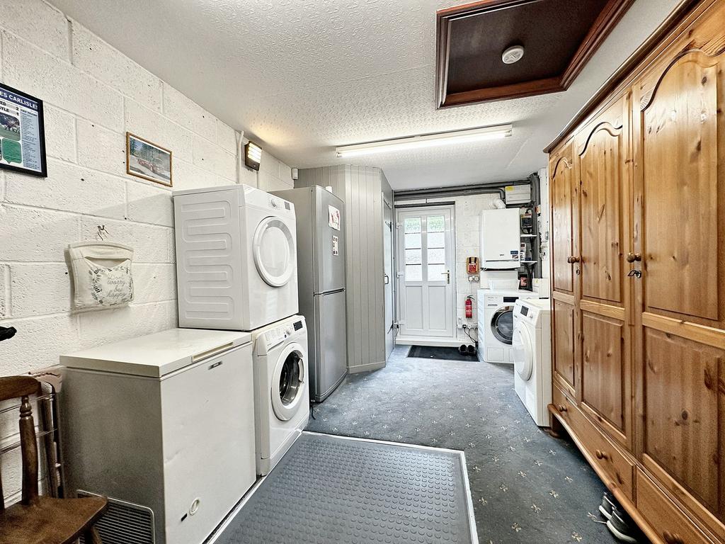 Garage &amp; WC
