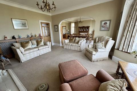 4 bedroom detached house for sale, 77 Marine Drive, Rhos on Sea