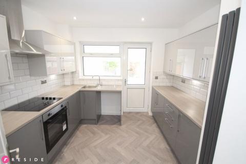 3 bedroom townhouse for sale, Springfield Lane, Oldham OL2
