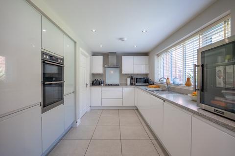 49 Sutton Crescent, Barton Under Needwood, Burton-on-trent, DE13 8FE
