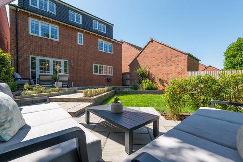 49 Sutton Crescent, Barton Under Needwood, Burton-on-trent, DE13 8FE