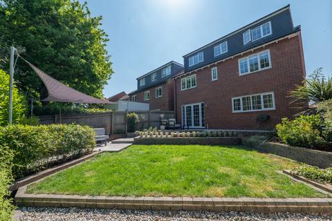 49 Sutton Crescent, Barton Under Needwood, Burton-on-trent, DE13 8FE