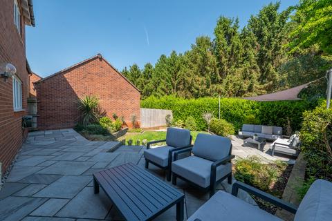 49 Sutton Crescent, Barton Under Needwood, Burton-on-trent, DE13 8FE