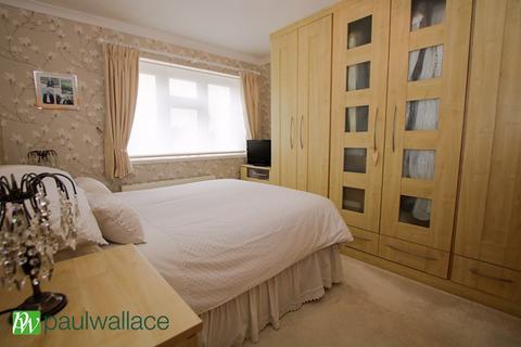 4 Fleming Close, Cheshunt, Waltham Cross, EN7 6AY