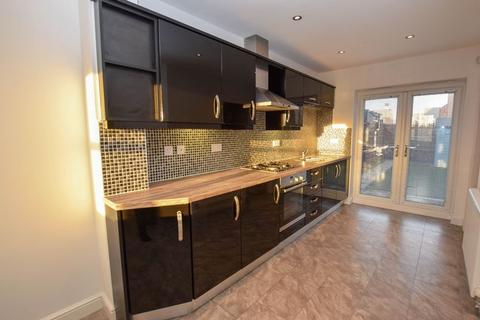 3 bedroom townhouse for sale, Powder Mill Road, Warrington
