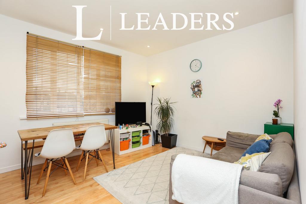 Vale Lodge, Perry Vale, SE23 3 bed flat - £1,600 pcm (£369 pw)