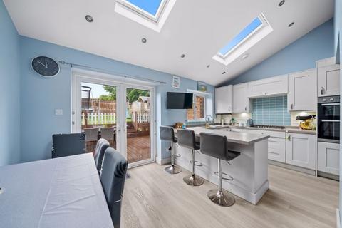 72 Bidhams Crescent, Tadworth, KT20 5HF