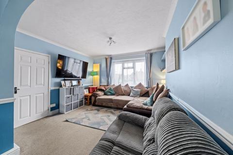 72 Bidhams Crescent, Tadworth, KT20 5HF