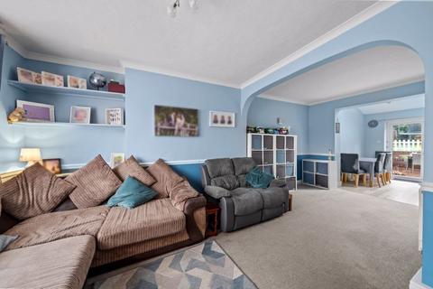 72 Bidhams Crescent, Tadworth, KT20 5HF