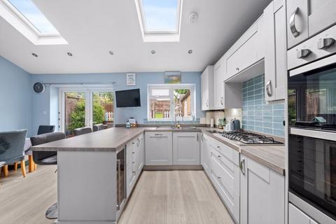 72 Bidhams Crescent, Tadworth, KT20 5HF