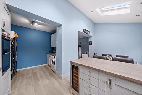72 Bidhams Crescent, Tadworth, KT20 5HF