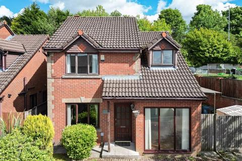 17 Green Park View, Oldham, OL1 4GP