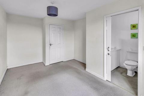 17 Green Park View, Oldham, OL1 4GP