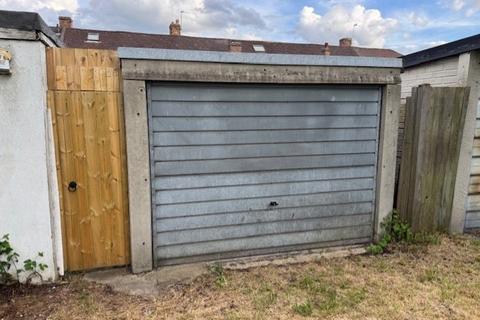 Garage to rent, Rowley Avenue, Sidcup DA15