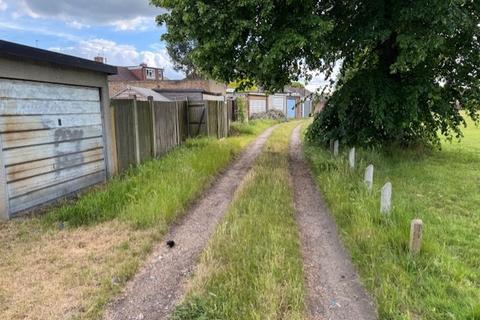 Garage to rent, Rowley Avenue, Sidcup DA15