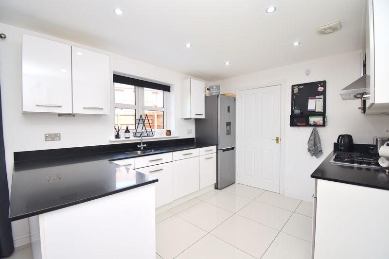 Kitchen / Dining...