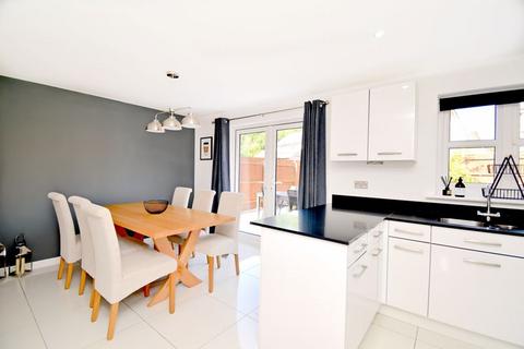 4 bedroom detached house for sale, Ffordd Sain Ffwyst, Abergavenny NP7