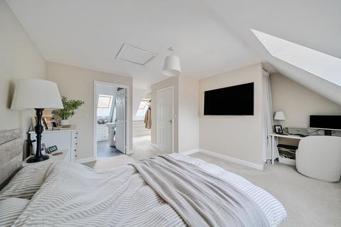 11 Dior Drive, Royal Wootton Bassett, Swindon, SN4 7FQ