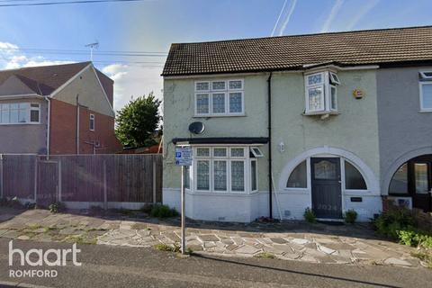 3 bedroom end of terrace house for sale, Cedar Road, Romford, RM7 7JU