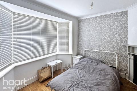 3 bedroom end of terrace house for sale, Cedar Road, Romford, RM7 7JU
