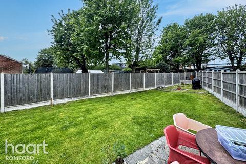72 Cedar Road, Romford, RM7 7JU