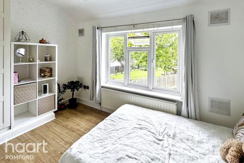 72 Cedar Road, Romford, RM7 7JU
