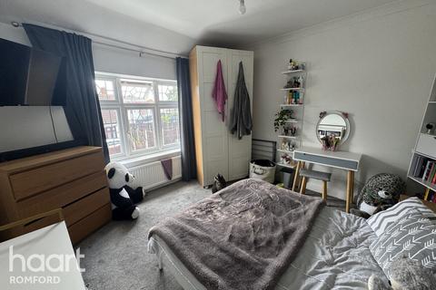 72 Cedar Road, Romford, RM7 7JU
