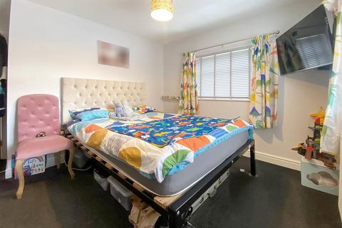 21 Milford Avenue, Wick, Bristol, BS30 5PG