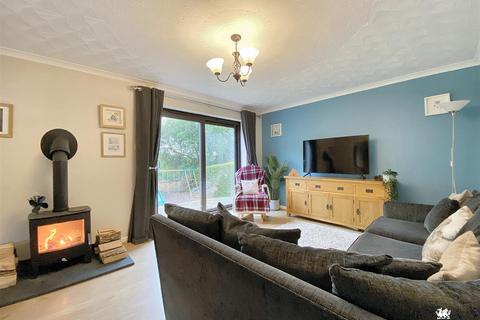 4 bedroom detached house for sale, Mynyddygarreg