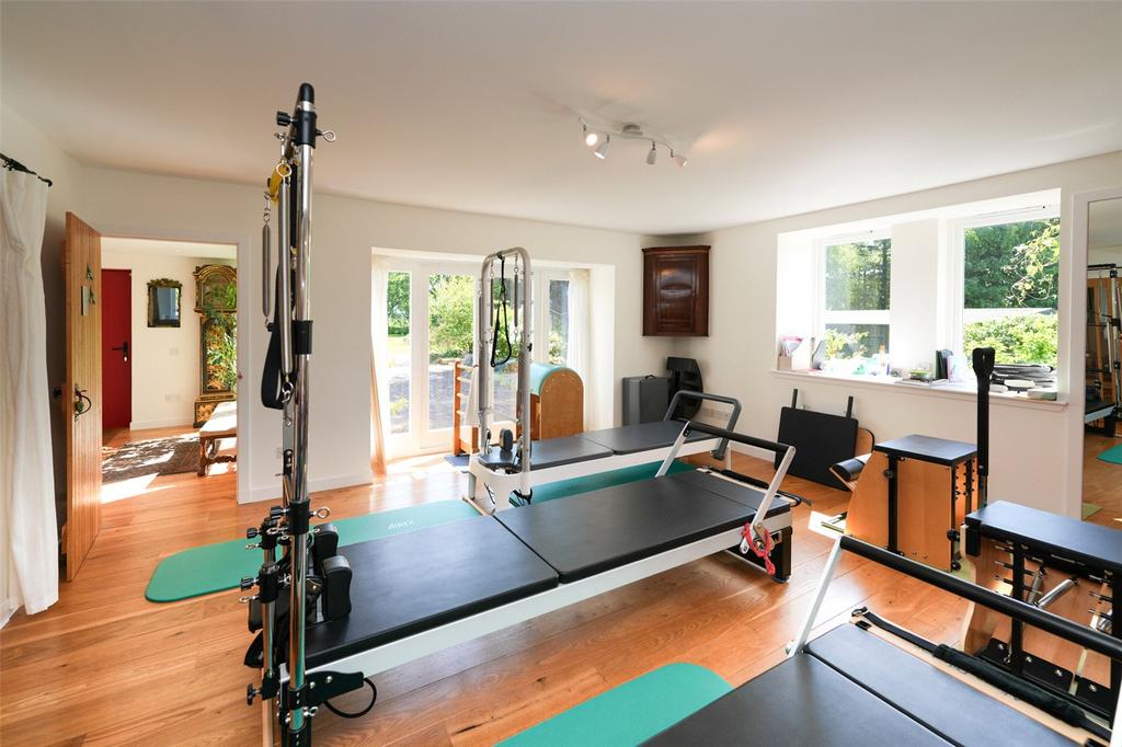 Studio/Living Room