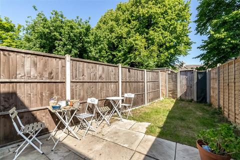 16c Salisbury Road, London, SE25 5DU