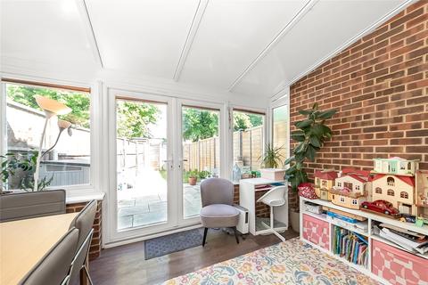 16c Salisbury Road, London, SE25 5DU