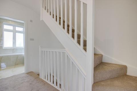 4 bedroom terraced house for sale, Blakesware Gardens, London
