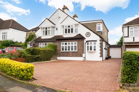 undefined, Tudor Avenue, Worcester Park KT4