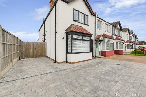 4 bedroom end of terrace house for sale, Cayton Road, East Yorkshire HU8