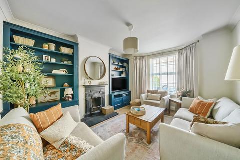 17 Pollard Road, Woking, GU22 8EE